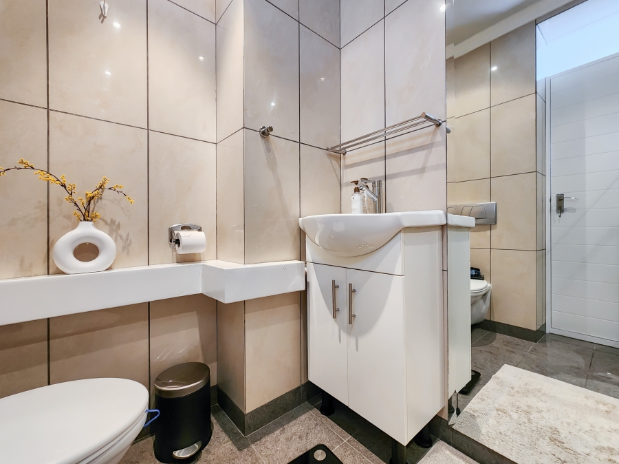 2 Bedroom Property for Sale in Bantry Bay Western Cape